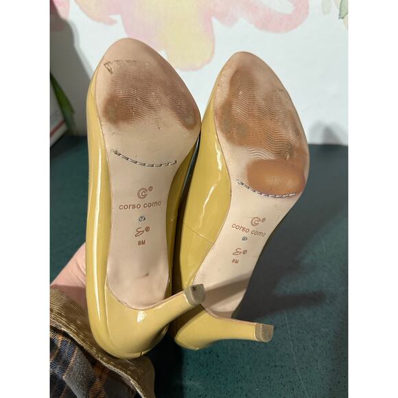 Corso Como Women Nude Patent Leather Round Toe Classic Heels Pumps Size 8 M - Picture 4 of 4